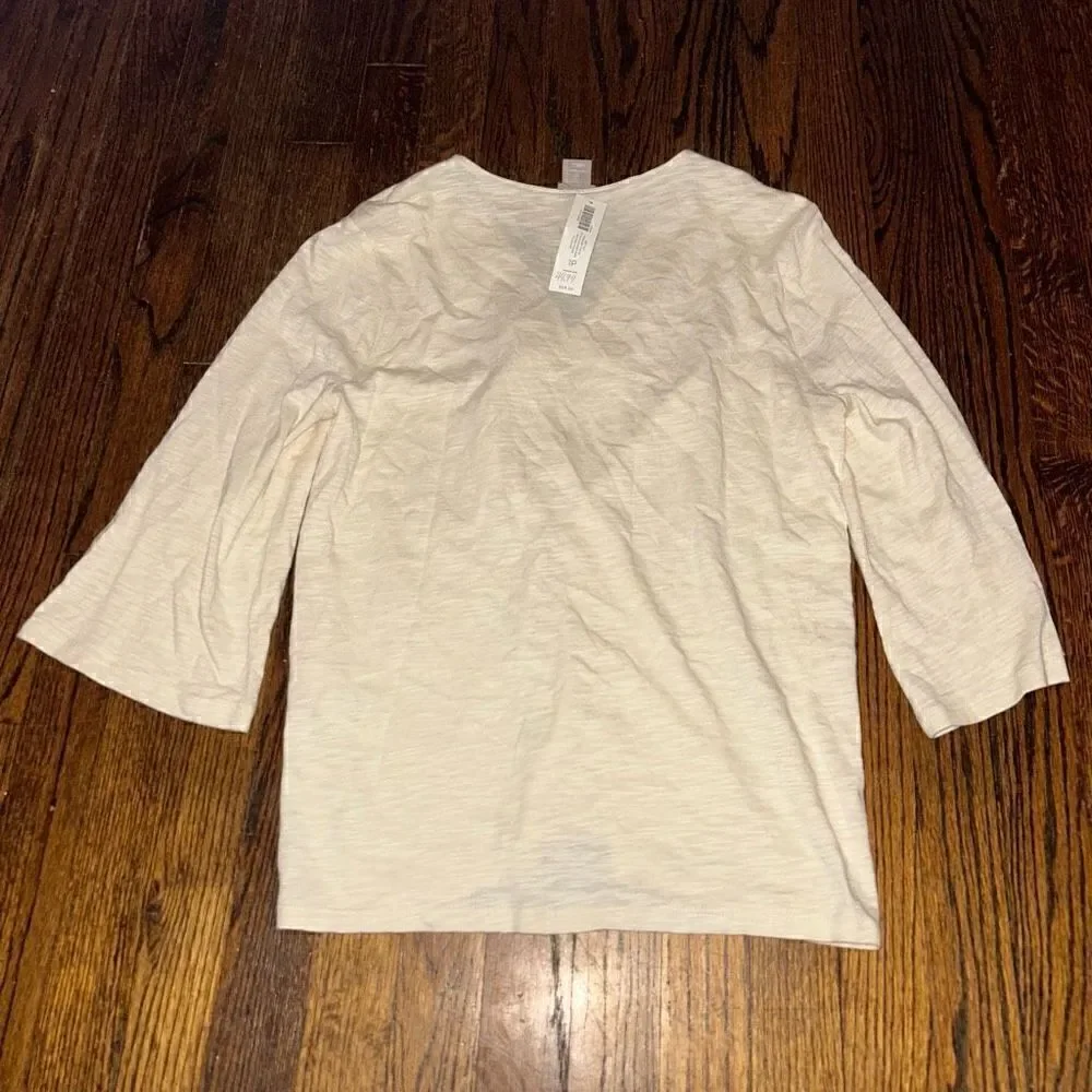 New Chico’s Blouse - Picture 2 of 5